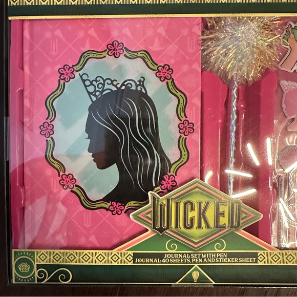 NWT 2024 Wicked Glinda Journal Set - Picture 4 of 4